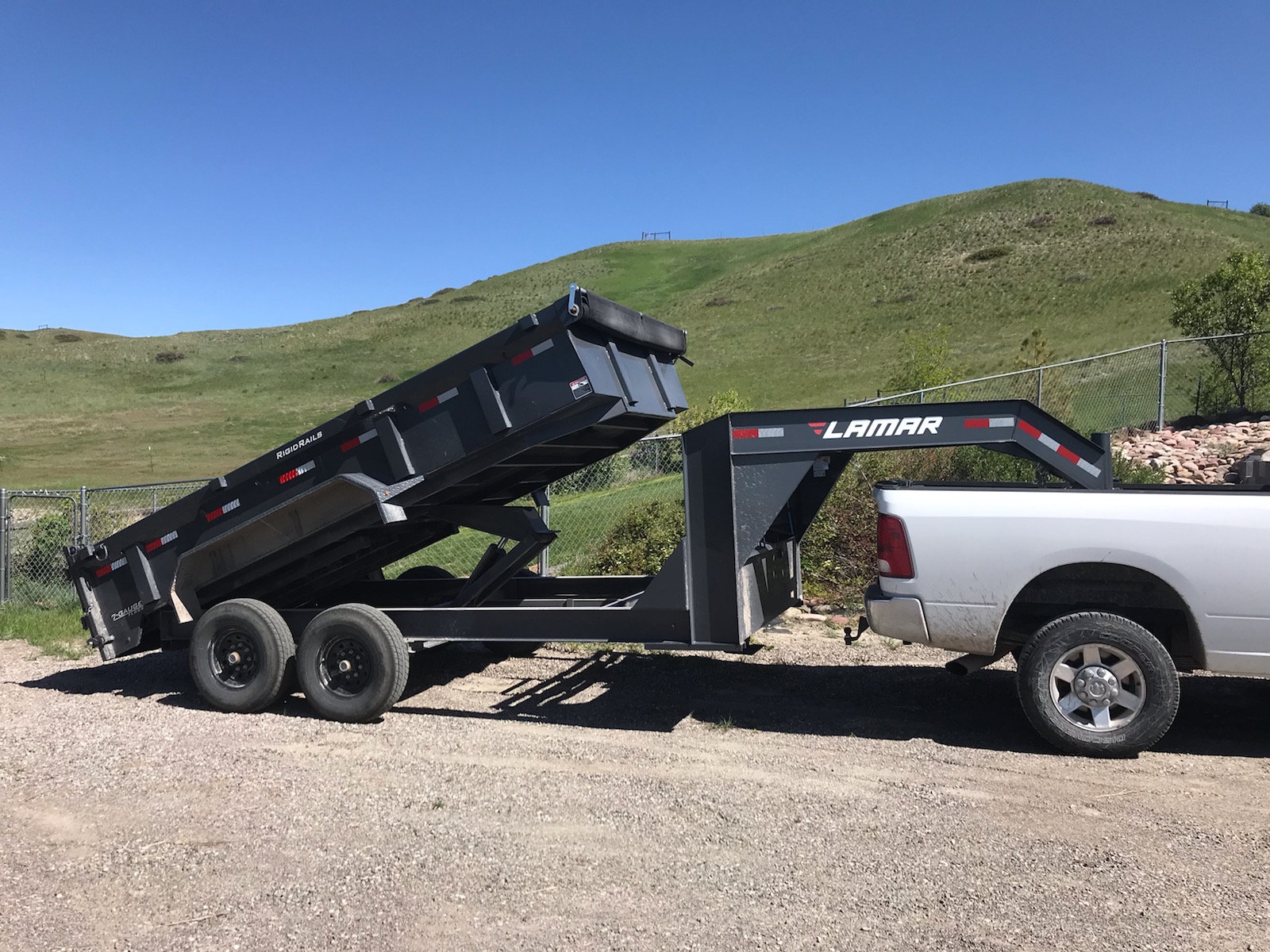 Dump trailer